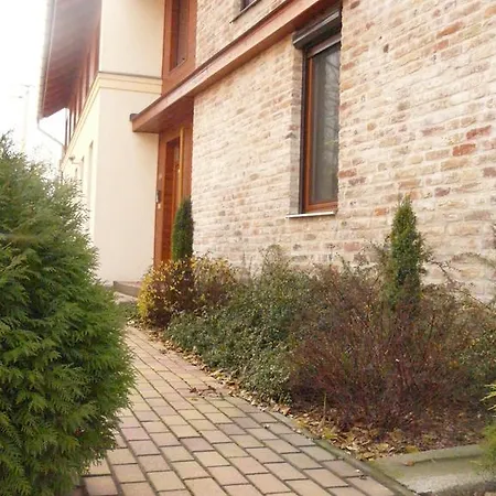 Almafa Apartman Gyula