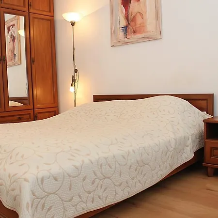 Almafa Apartman Gyula