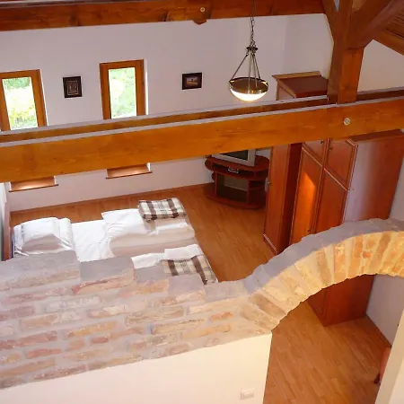 Apartment Almafa *